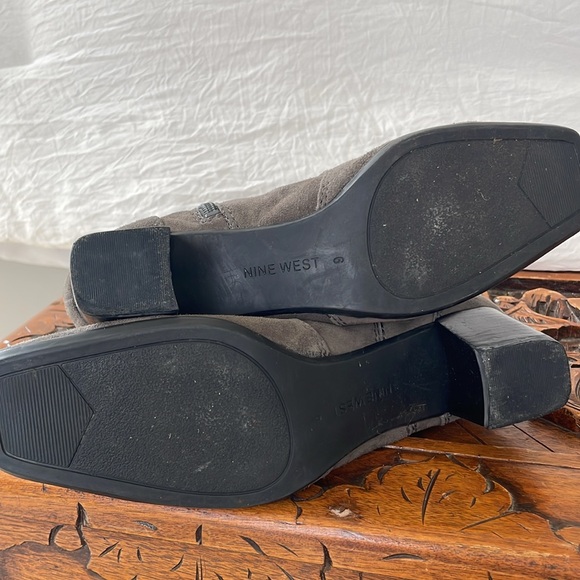 NINE WEST GREY SUEDE BOOTIES - Picture 5 of 5